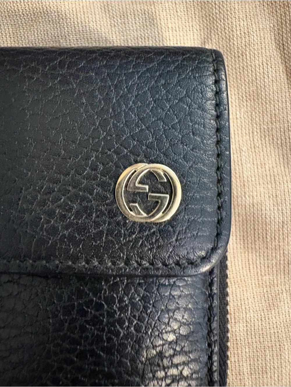 Gucci compact wallet